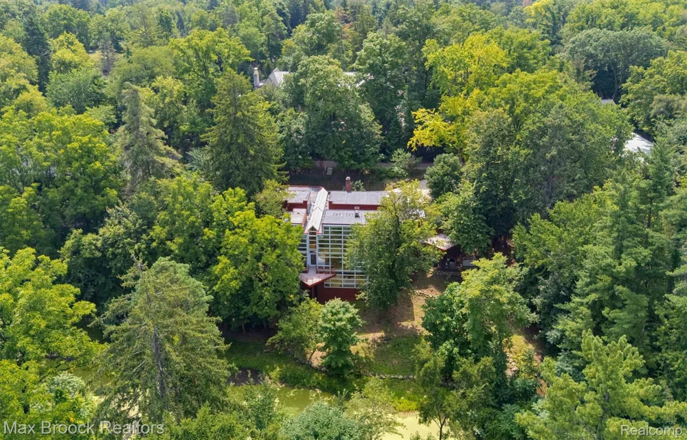 25850 Romany Way Franklin Village, MI 48025