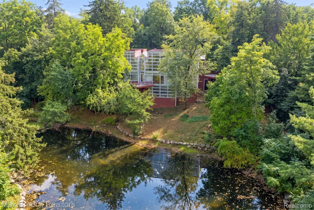 25850 Romany Way Franklin Village, MI 48025