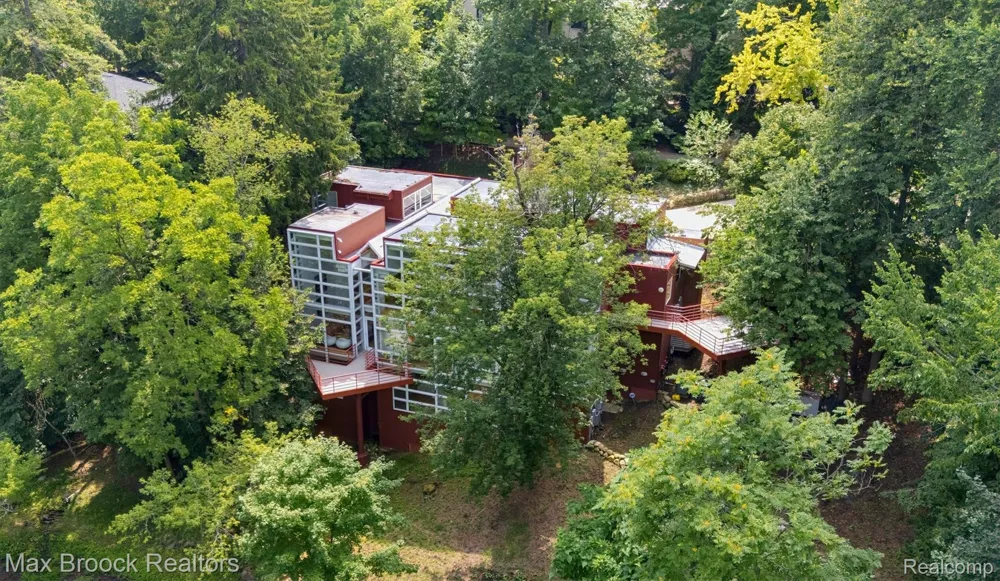 25850 Romany Way Franklin Village, MI 48025
