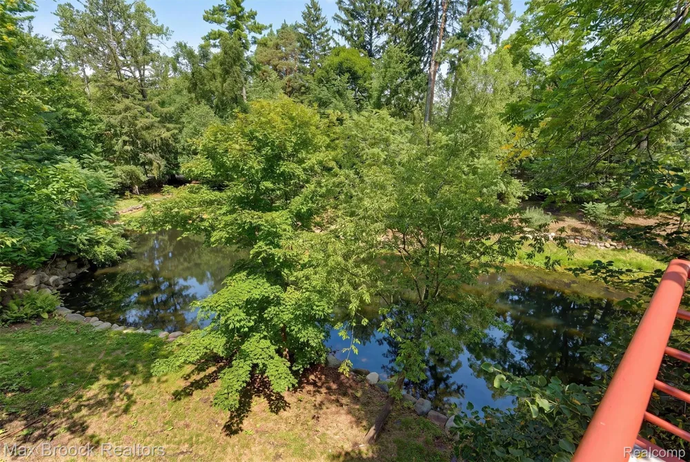 25850 Romany Way Franklin Village, MI 48025
