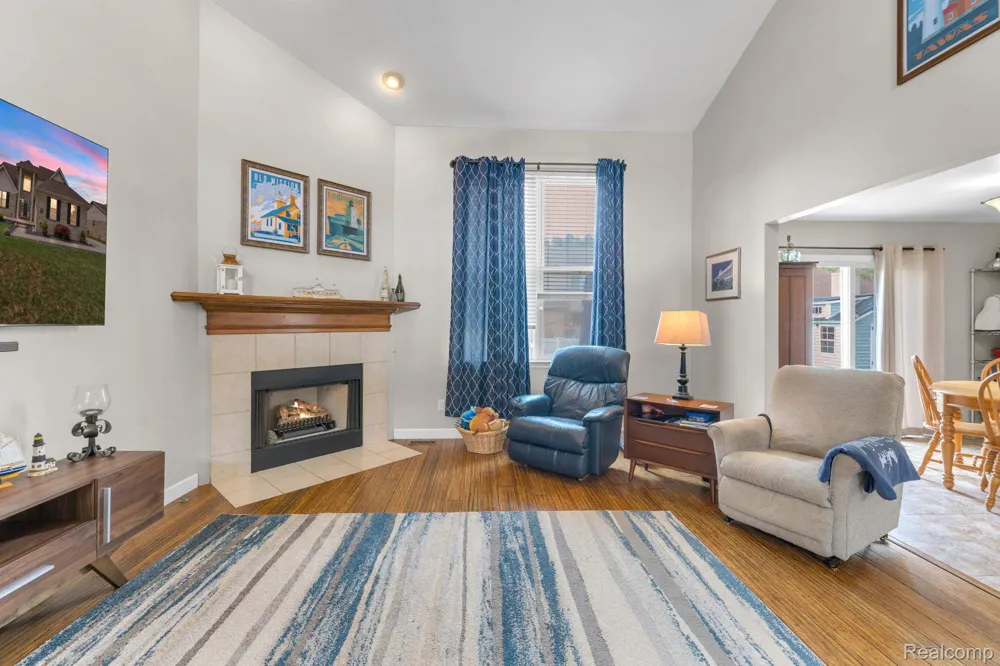 20104 Candace Drive Rockwood City, MI 48173