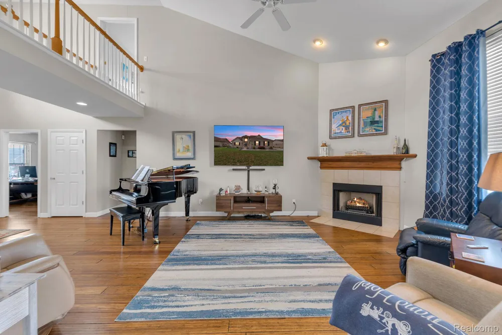 20104 Candace Drive Rockwood City, MI 48173