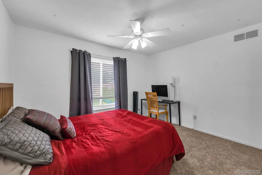 20104 Candace Drive Rockwood City, MI 48173