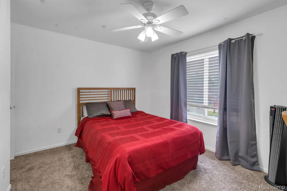 20104 Candace Drive Rockwood City, MI 48173