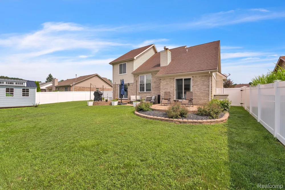 20104 Candace Drive Rockwood City, MI 48173