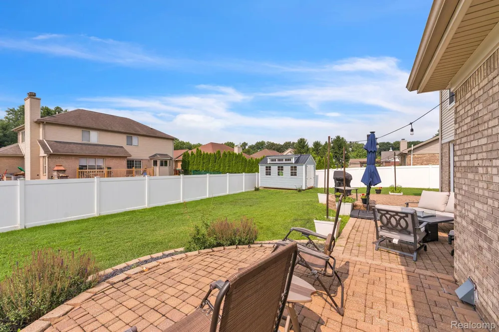 20104 Candace Drive Rockwood City, MI 48173