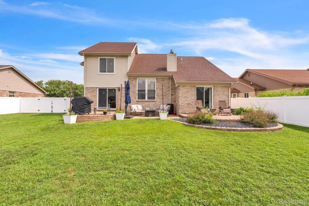 20104 Candace Drive Rockwood City, MI 48173