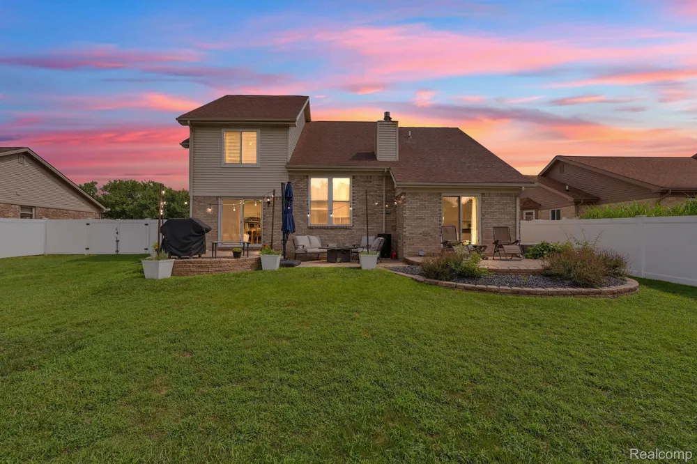 20104 Candace Drive Rockwood City, MI 48173