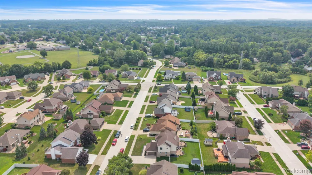 20104 Candace Drive Rockwood City, MI 48173