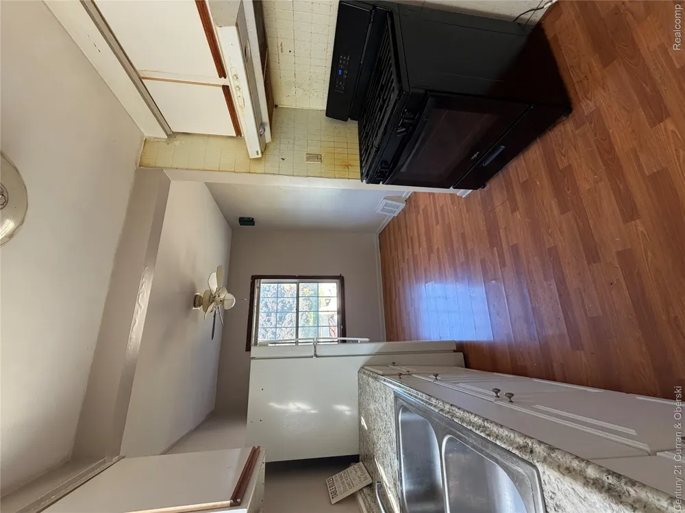 7612 Hazelton Street Dearborn Heights City, MI 48127