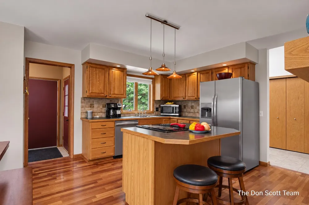 6036 Arroyo Vista Drive NE Cannon Township, MI 49341