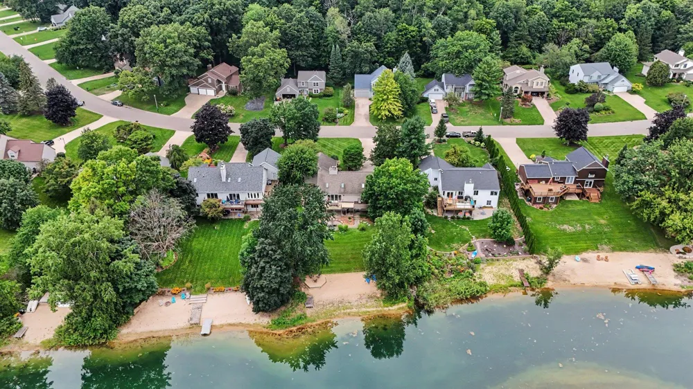 6036 Arroyo Vista Drive NE Cannon Township, MI 49341