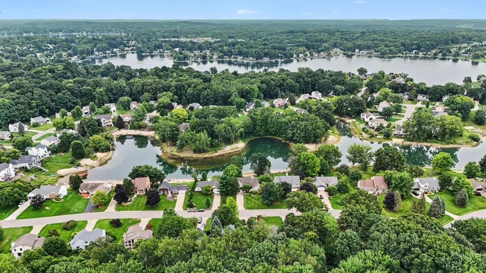 6036 Arroyo Vista Drive NE Cannon Township, MI 49341