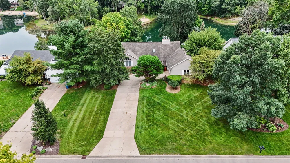 6036 Arroyo Vista Drive NE Cannon Township, MI 49341