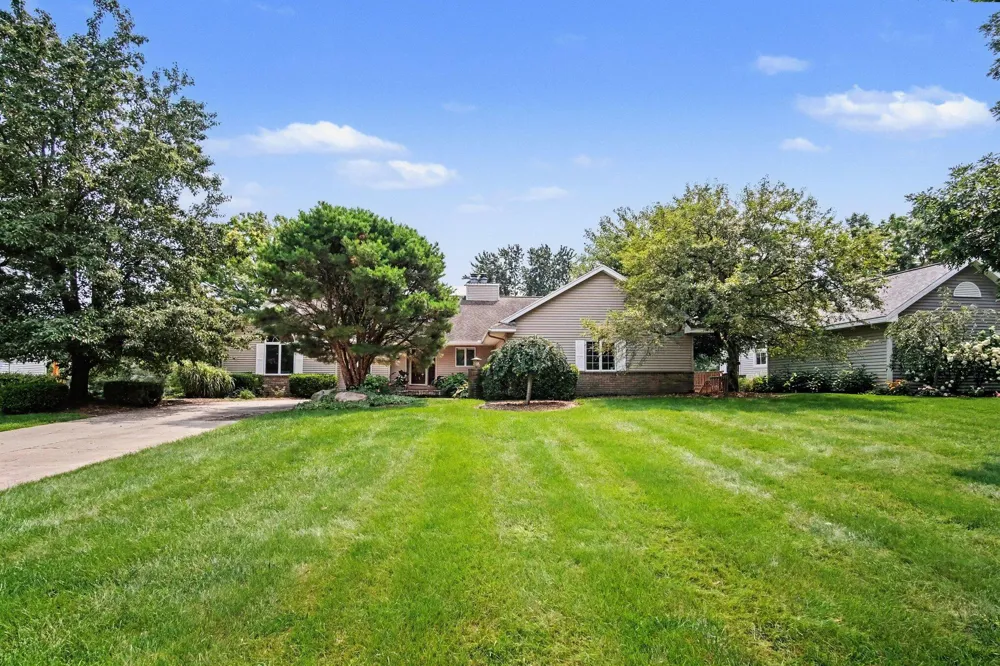 6036 Arroyo Vista Drive NE Cannon Township, MI 49341