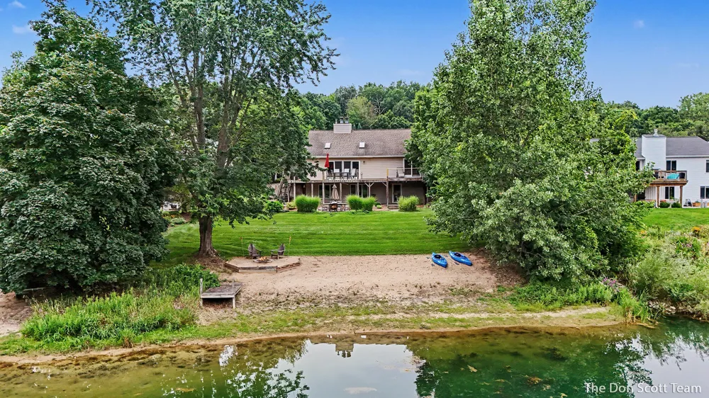 6036 Arroyo Vista Drive NE Cannon Township, MI 49341