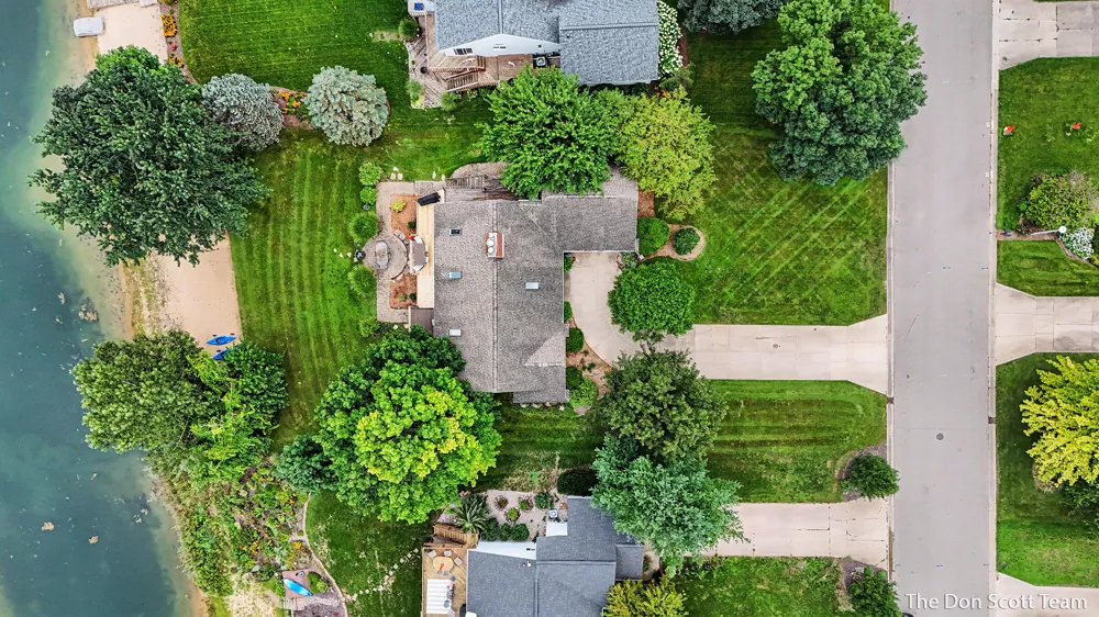 6036 Arroyo Vista Drive NE Cannon Township, MI 49341