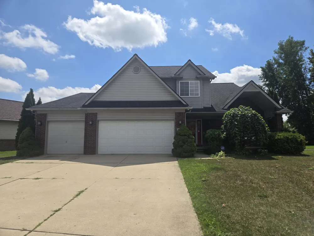 33445 Bay Hill Drive Romulus City, MI 48174