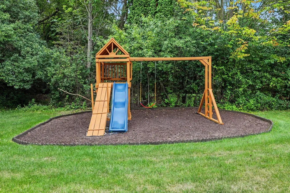 2138 Vail Court Pittsfield Charter Township, MI 48108