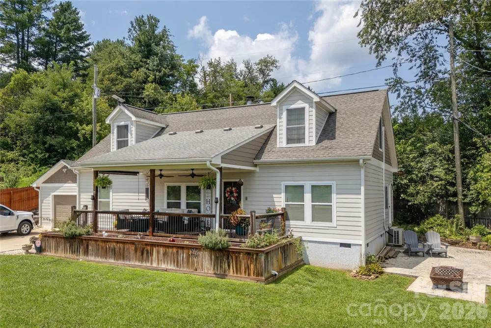8 Blaines Way Candler, NC 28715