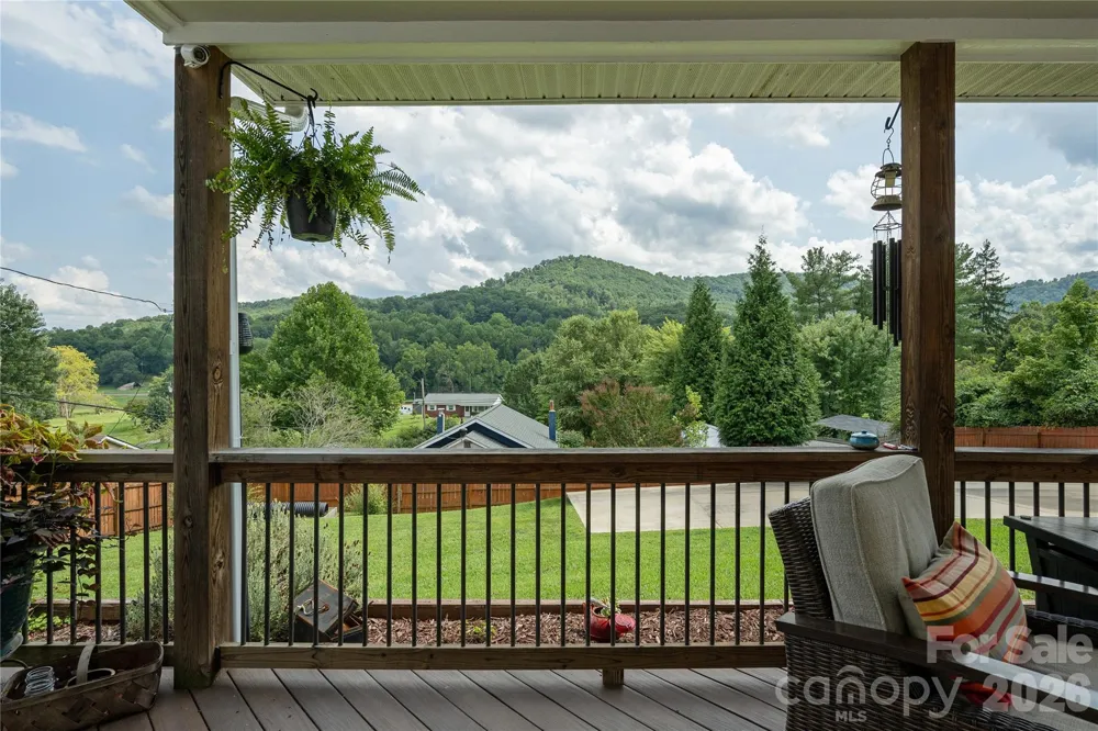 8 Blaines Way Candler, NC 28715