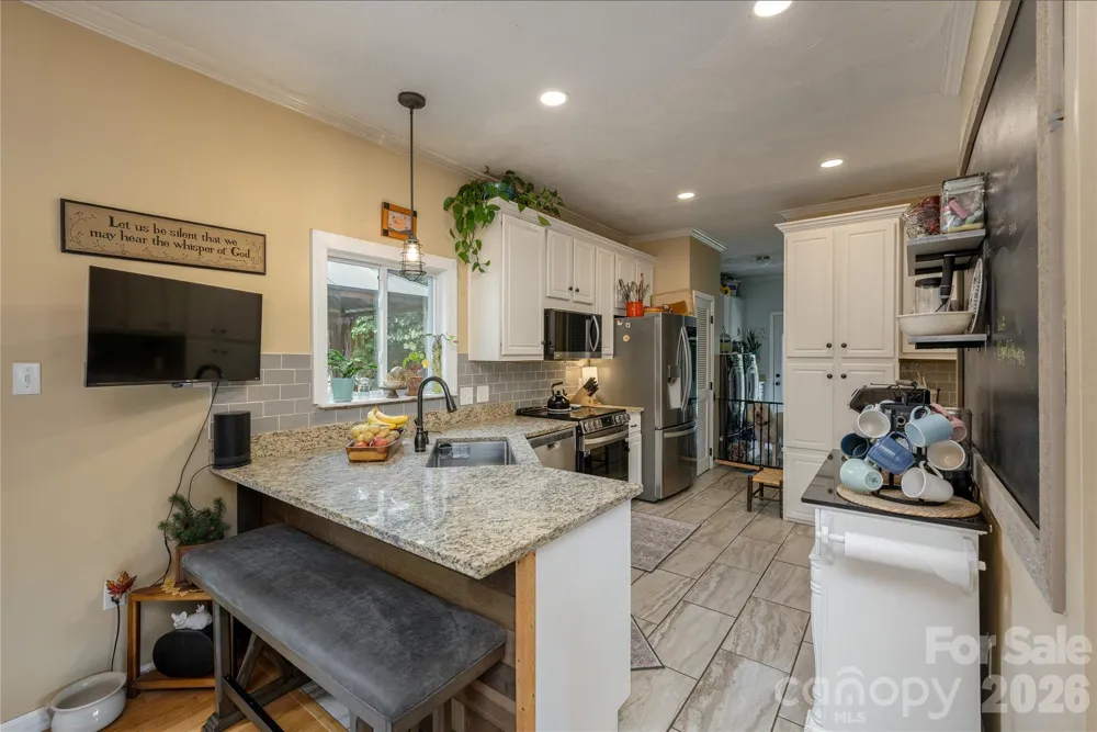 8 Blaines Way Candler, NC 28715