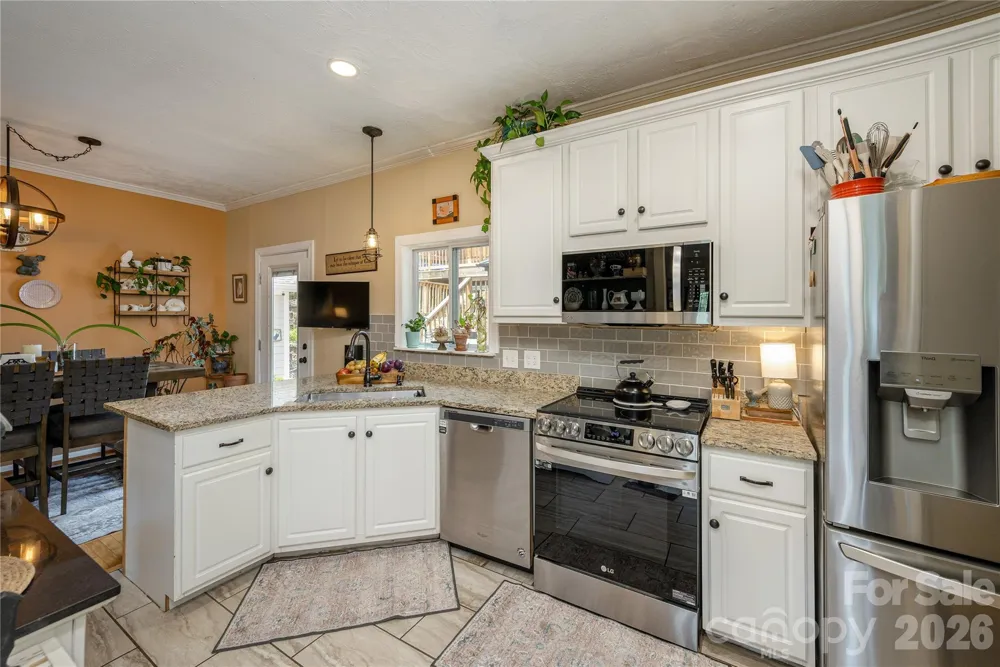 8 Blaines Way Candler, NC 28715