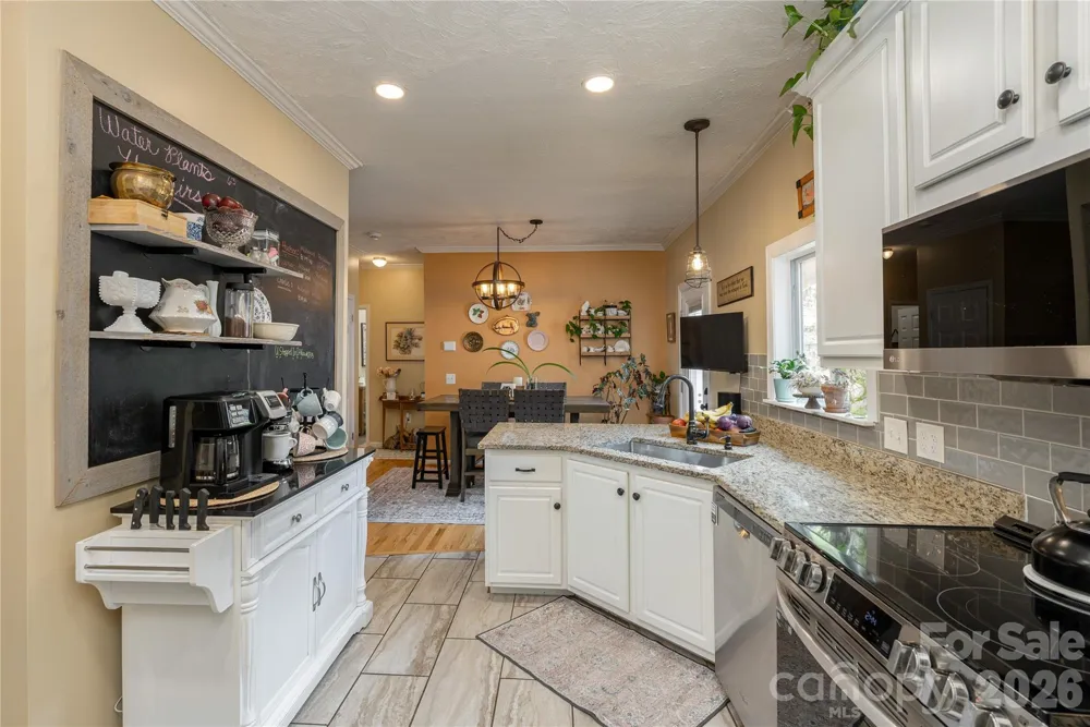 8 Blaines Way Candler, NC 28715