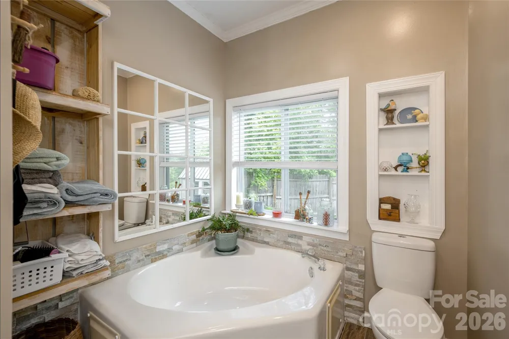 8 Blaines Way Candler, NC 28715