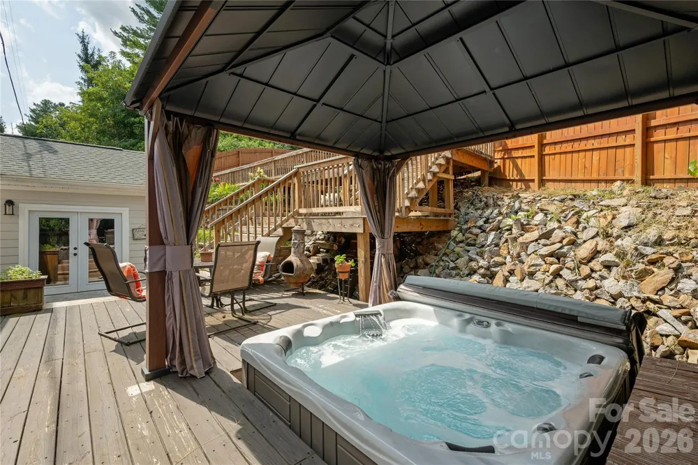 8 Blaines Way Candler, NC 28715