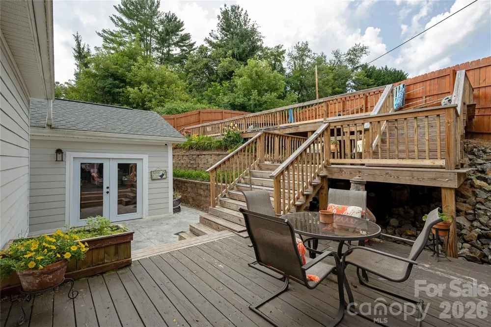 8 Blaines Way Candler, NC 28715
