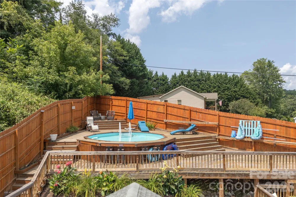 8 Blaines Way Candler, NC 28715