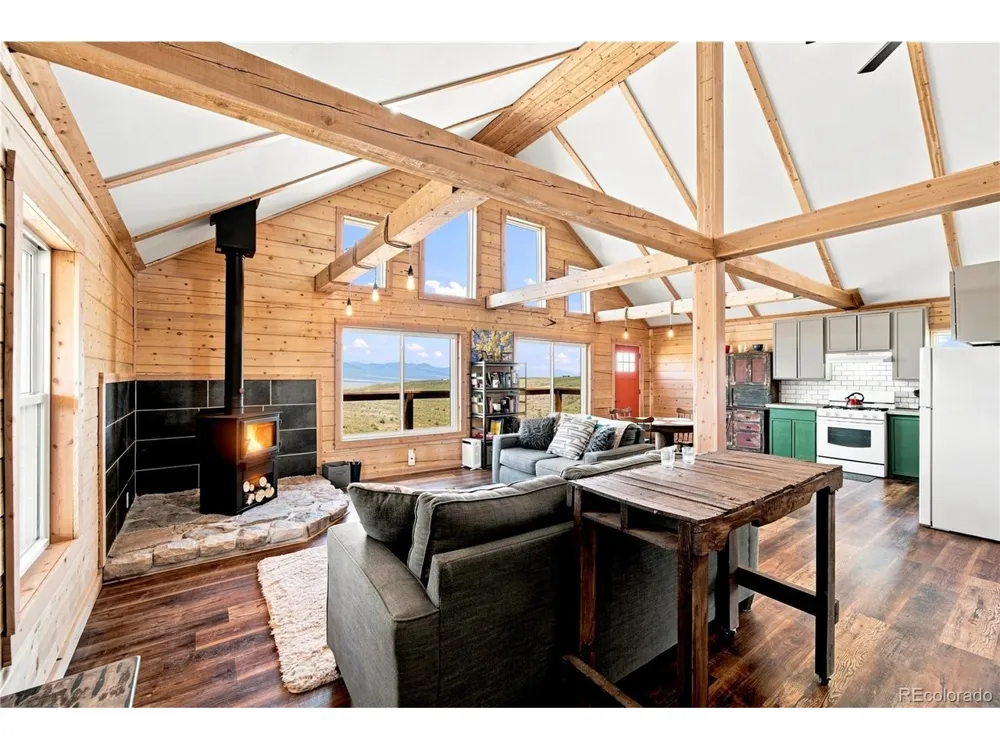 2400 Phantom Terrace Drive Westcliffe, CO 81252