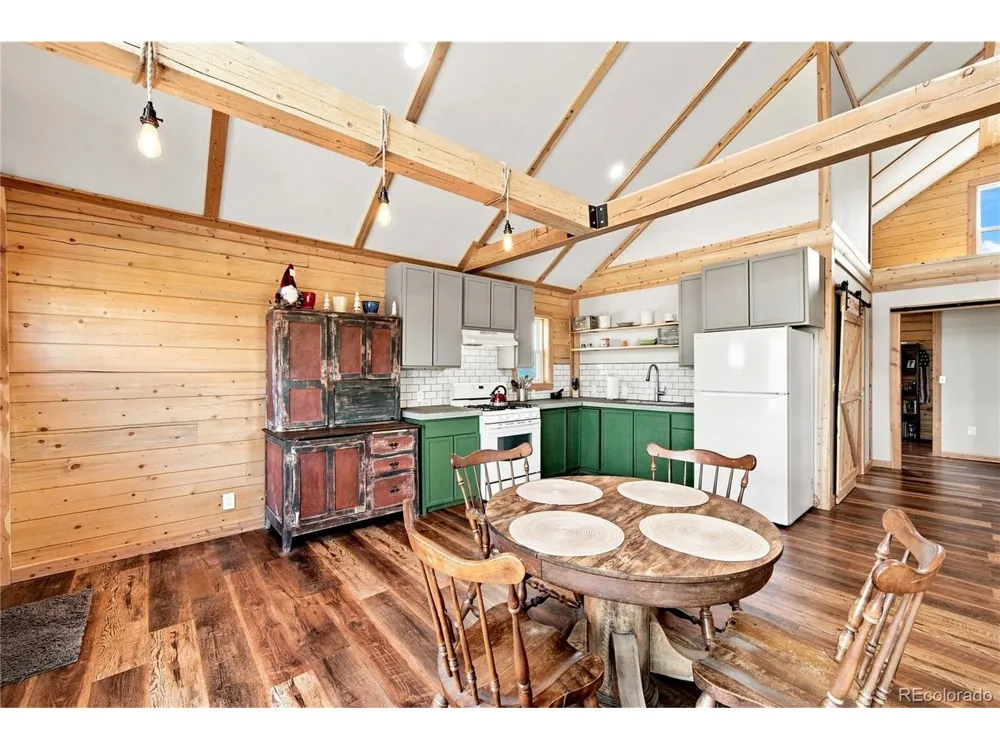 2400 Phantom Terrace Drive Westcliffe, CO 81252