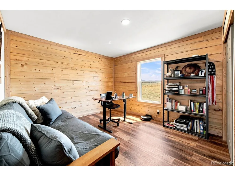 2400 Phantom Terrace Drive Westcliffe, CO 81252