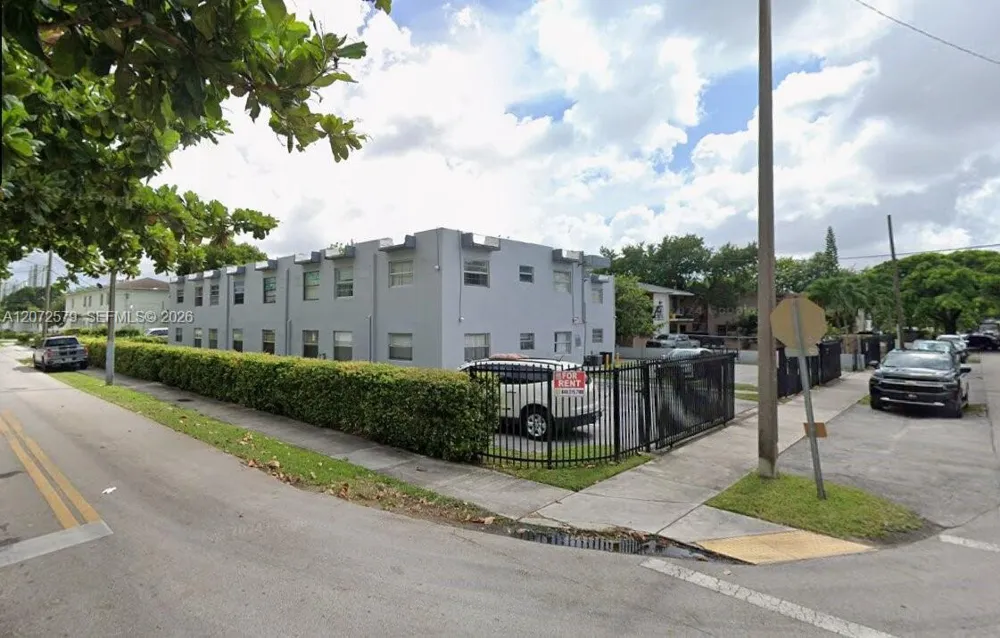 1800 NW 19th St #2 Miami, FL 33125