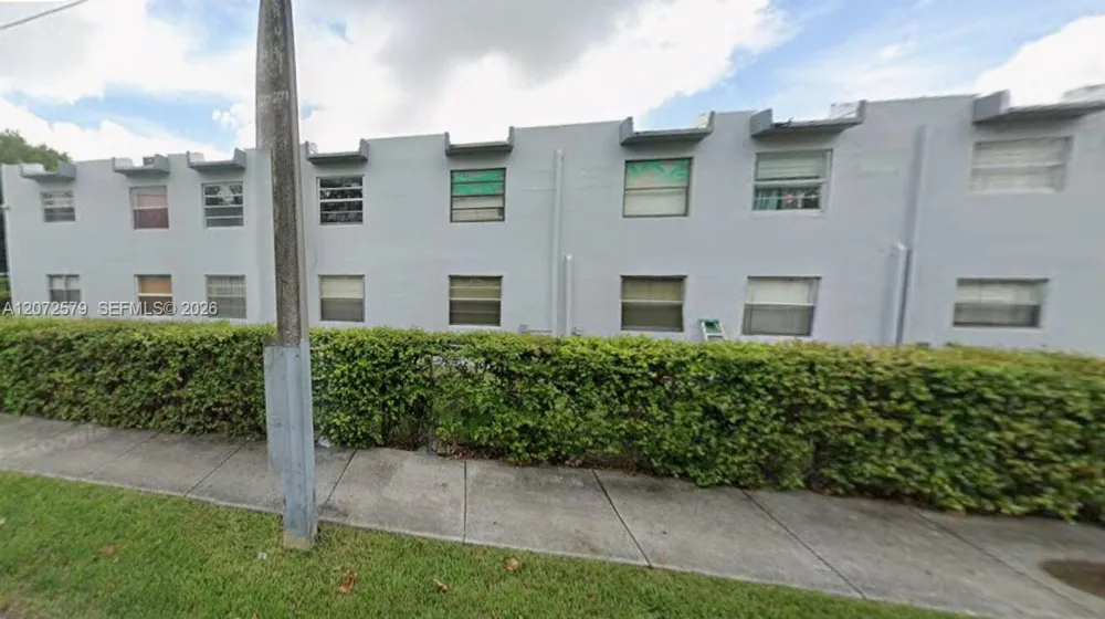 1800 NW 19th St #2 Miami, FL 33125