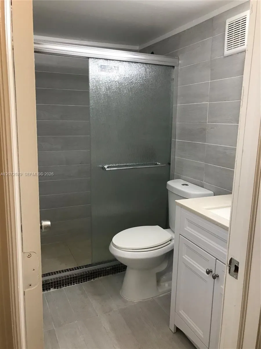 1800 NW 19th St #2 Miami, FL 33125