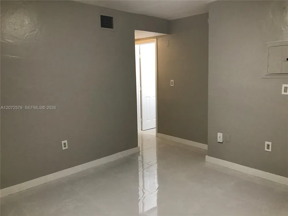 1800 NW 19th St #2 Miami, FL 33125