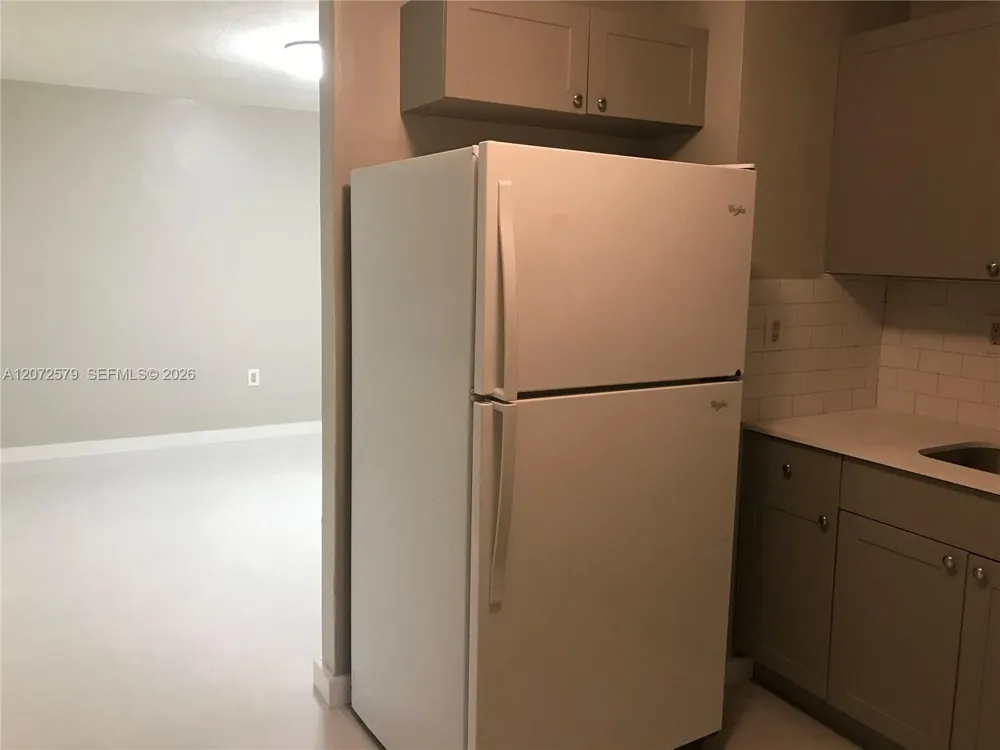 1800 NW 19th St #2 Miami, FL 33125