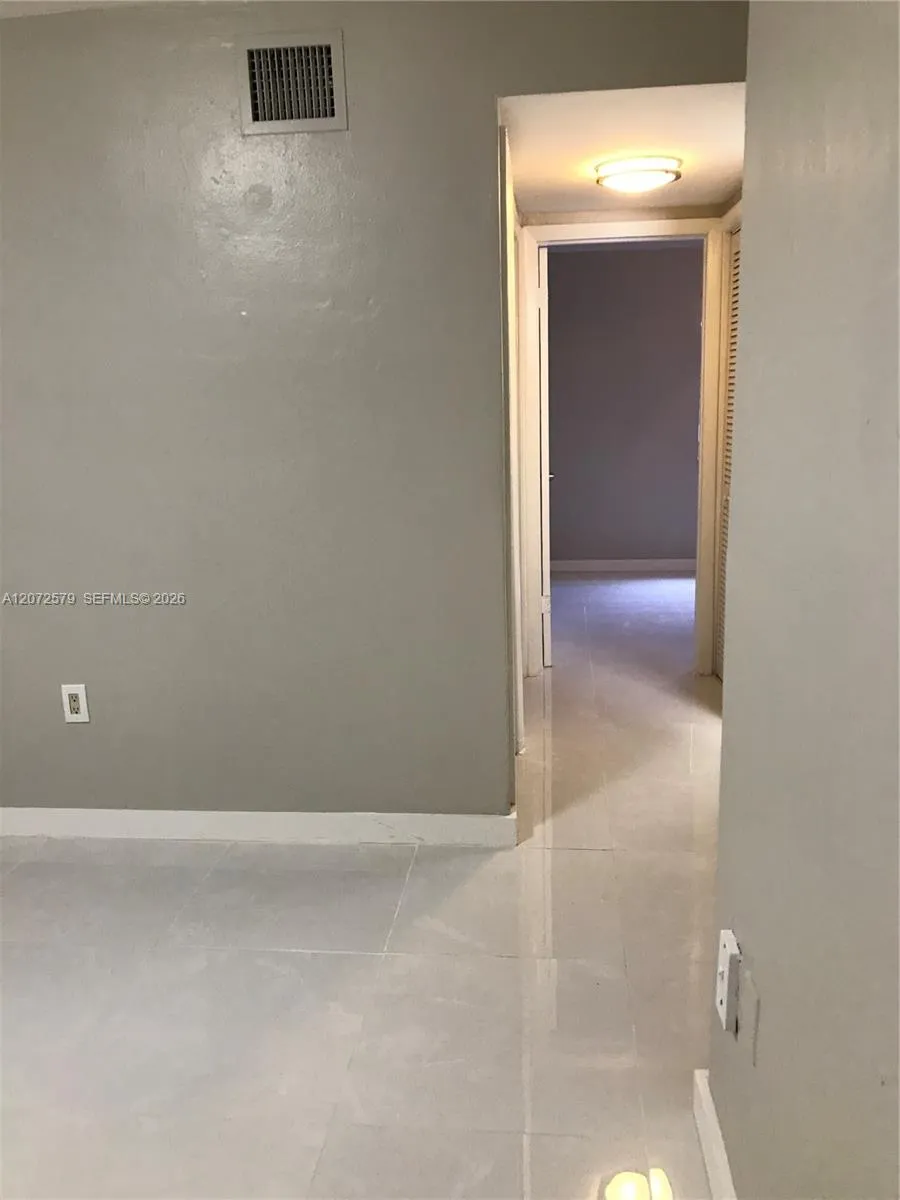 1800 NW 19th St #2 Miami, FL 33125