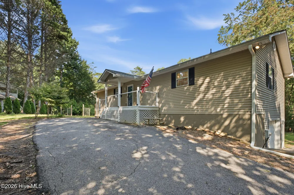 5111 Summer Wood Lane Young Harris, GA 30582