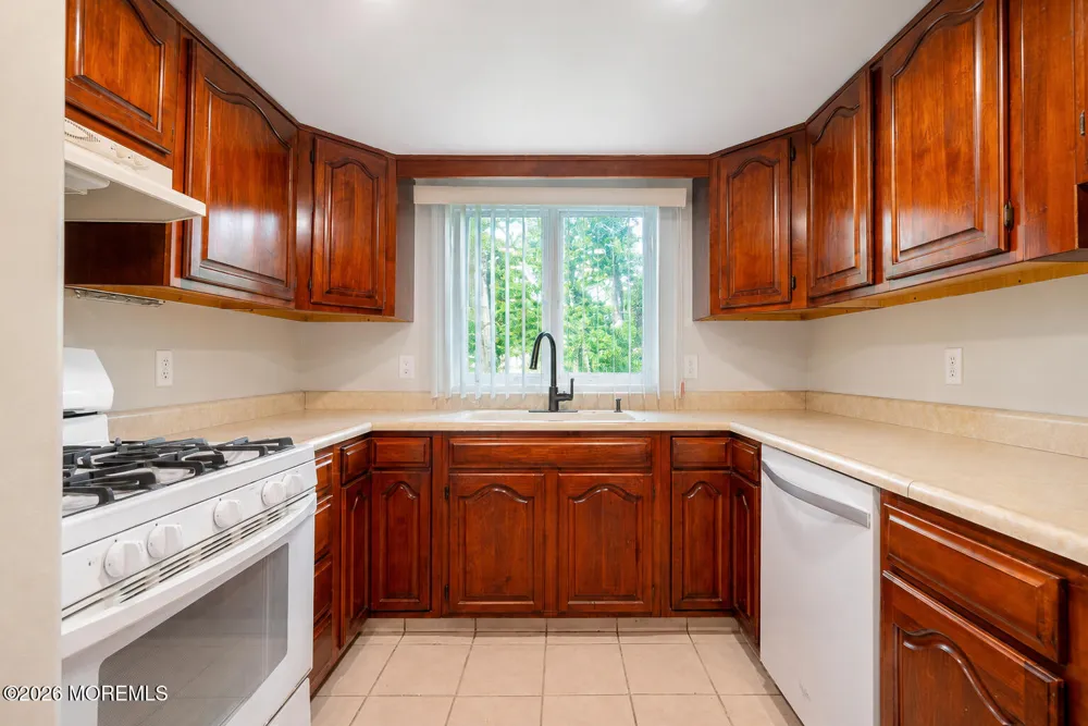 11 Ash Street Eatontown, NJ 07724