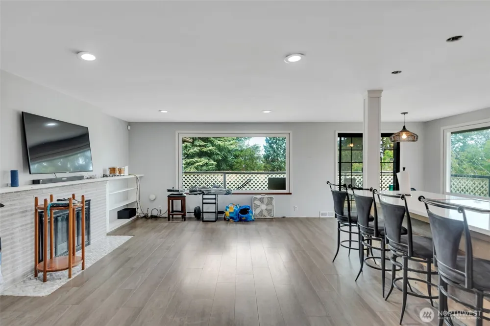 2202 S 120 STREET Burien, WA 98168