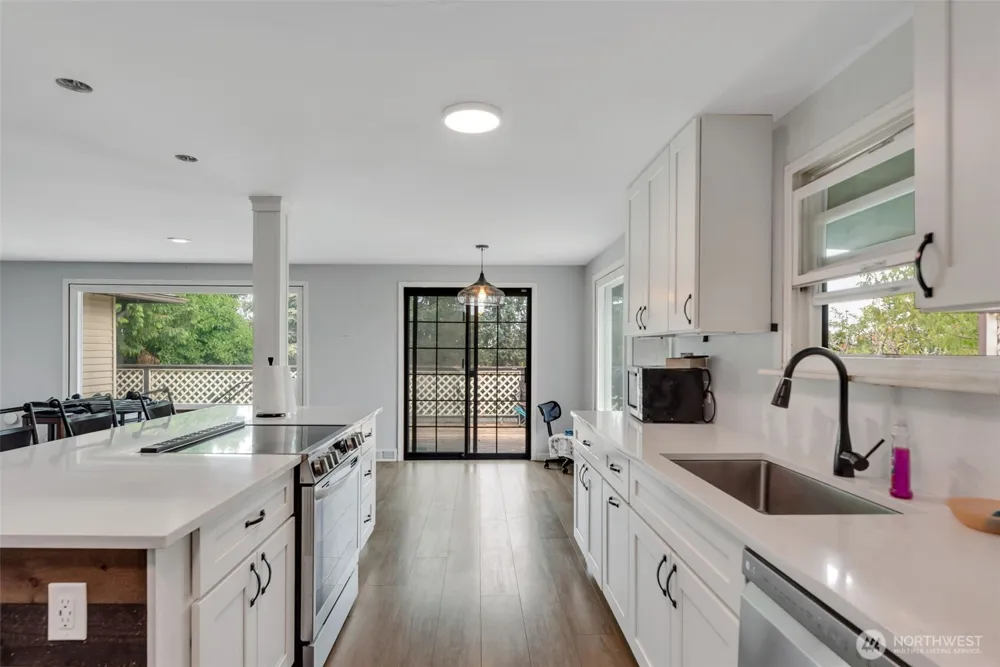 2202 S 120 STREET Burien, WA 98168