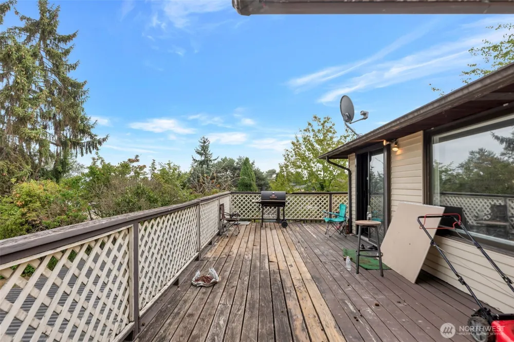 2202 S 120 STREET Burien, WA 98168