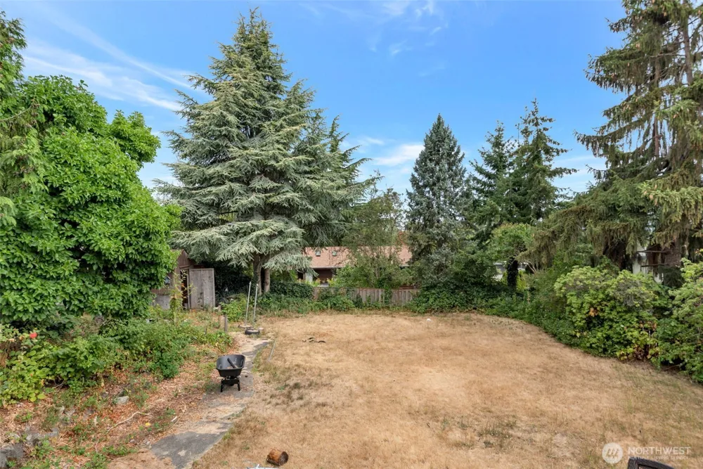 2202 S 120 STREET Burien, WA 98168
