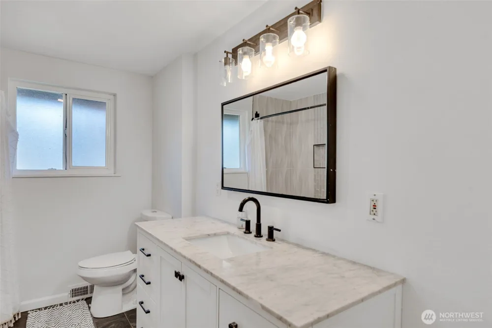 2202 S 120 STREET Burien, WA 98168