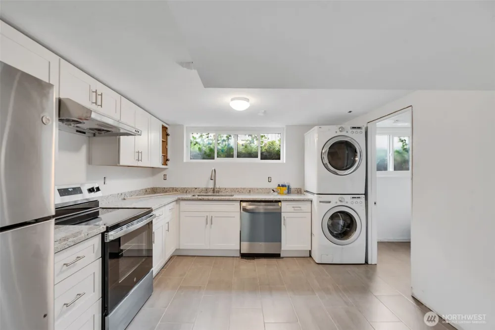 2202 S 120 STREET Burien, WA 98168