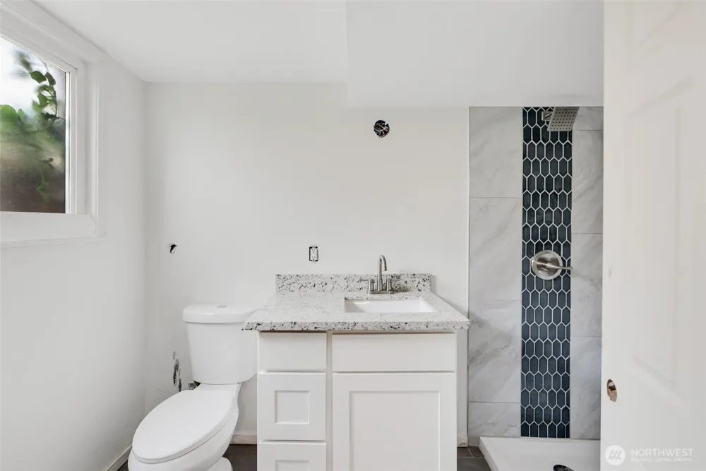 2202 S 120 STREET Burien, WA 98168